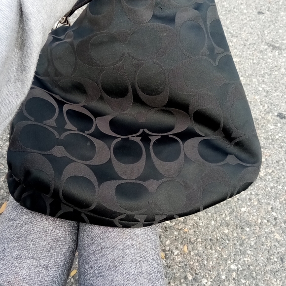 Double stitched coach purse. - Picture 1 of 4